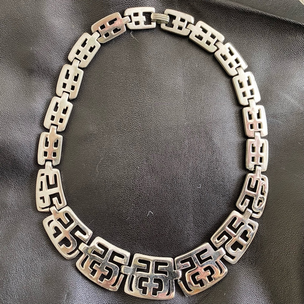 Vintage choker
